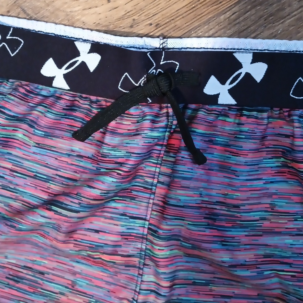 Under Armour YXL girls shorts VGC. - Picture 5 of 10